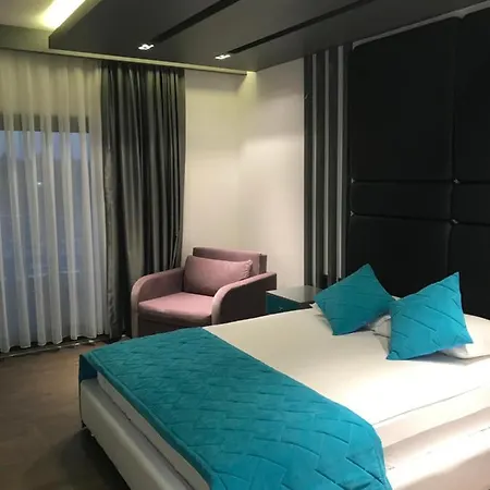 Oyster Boutique Side