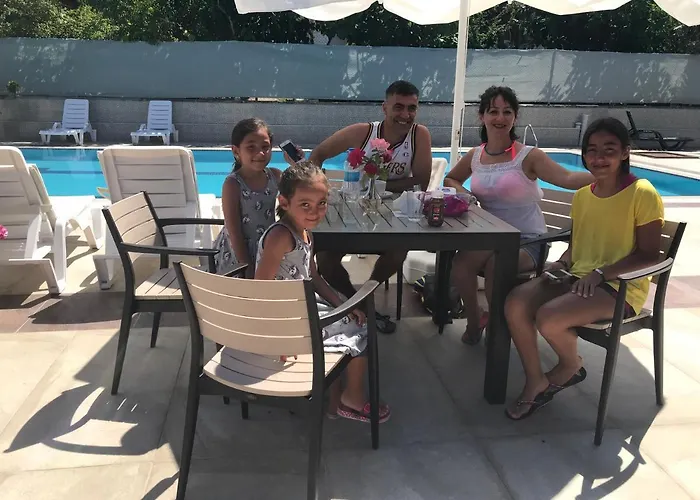 Oyster Boutique シダ