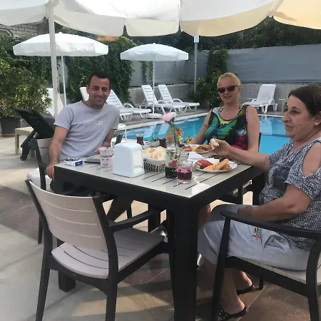 Δωμάτια σε οικογενειακή κατοικία Oyster Boutique Σιντέ