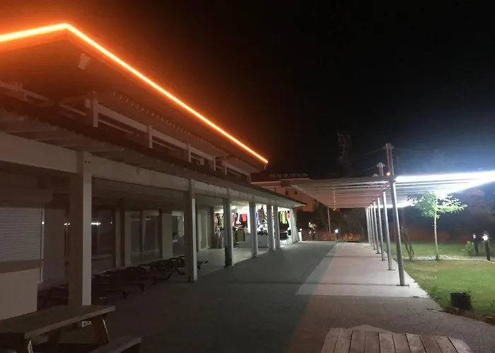 Δωμάτια σε οικογενειακή κατοικία Oyster Boutique